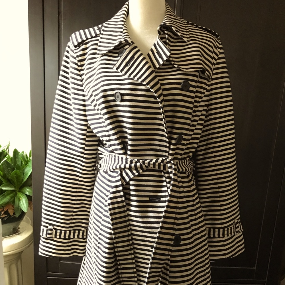 LOFT XL Black and Cream Trench coat